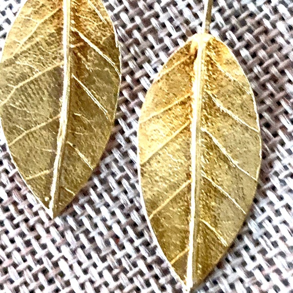 Earring Hooks Glamorous gold on brass. NWT - Picture 2 of 3